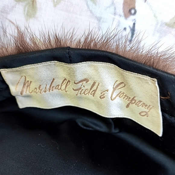 Vintage Marshall Field's Brown Fur Beret Hat Excellent Condition Hair Combs - Picture 4 of 5